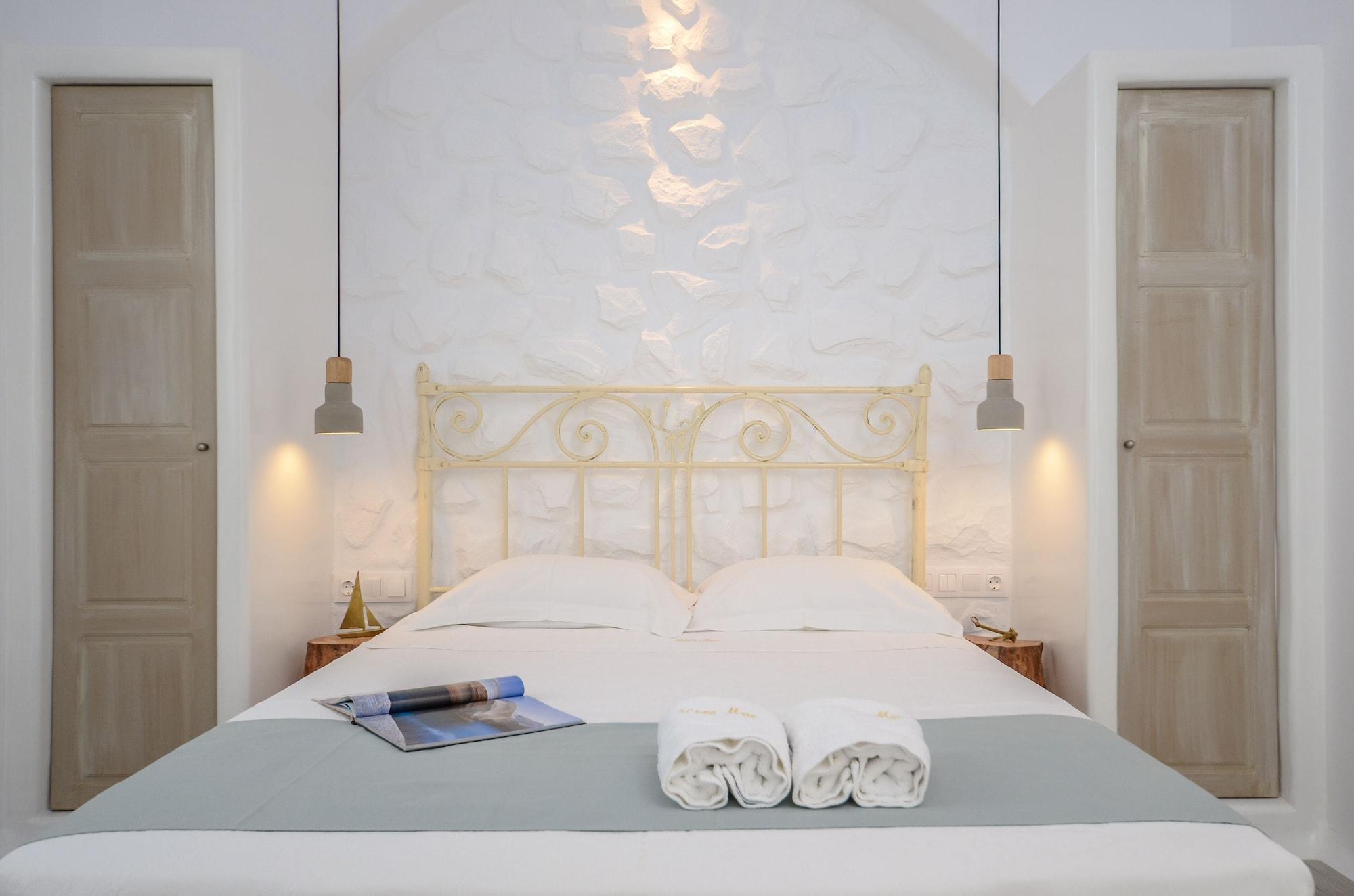 Valena Mare Suites & Apartments Plaka  Exterior photo