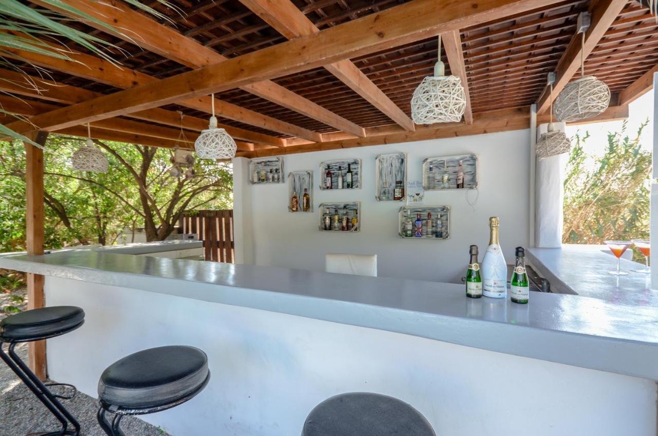 Valena Mare Suites & Apartments Plaka  Exterior photo